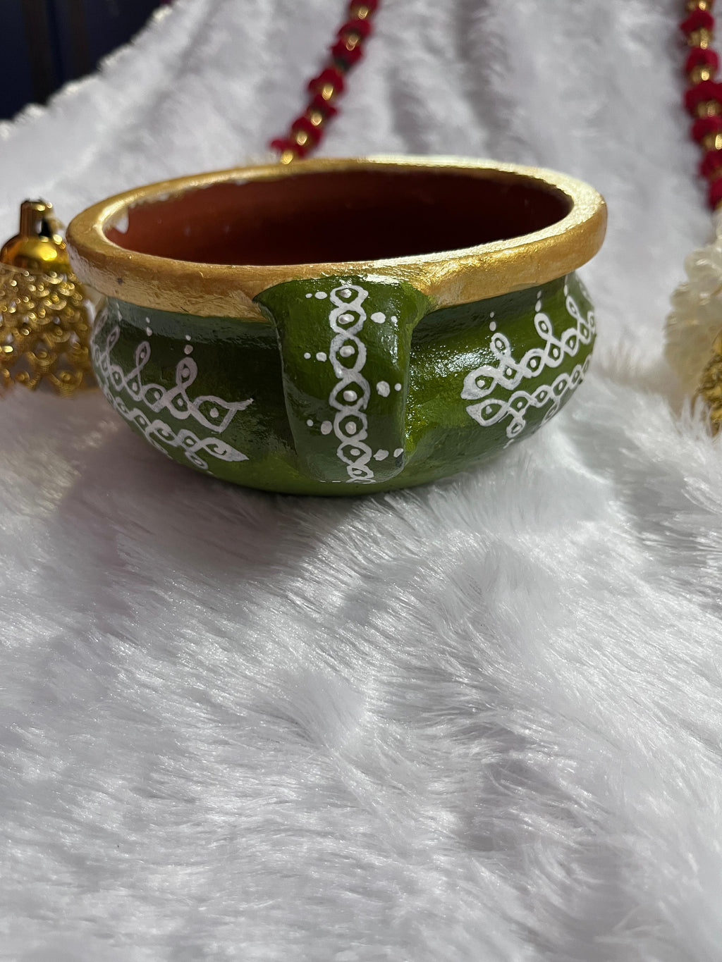 “Heritage Glow” South Indian Handpainted Uruli