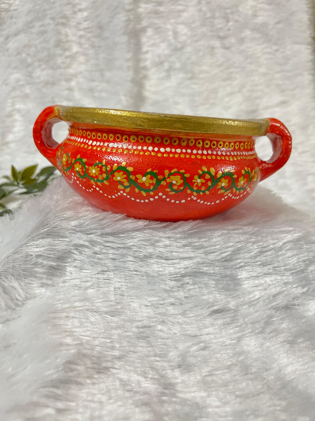 Hand-Painted Traditional Terracotta Uruli – Red Blossom Elegance